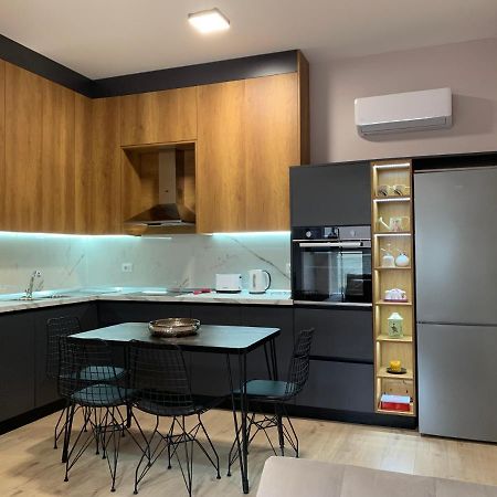 Lovely 1-Bedroom Condo In Tirana Wifi-Netflix-Ac Ngoại thất bức ảnh