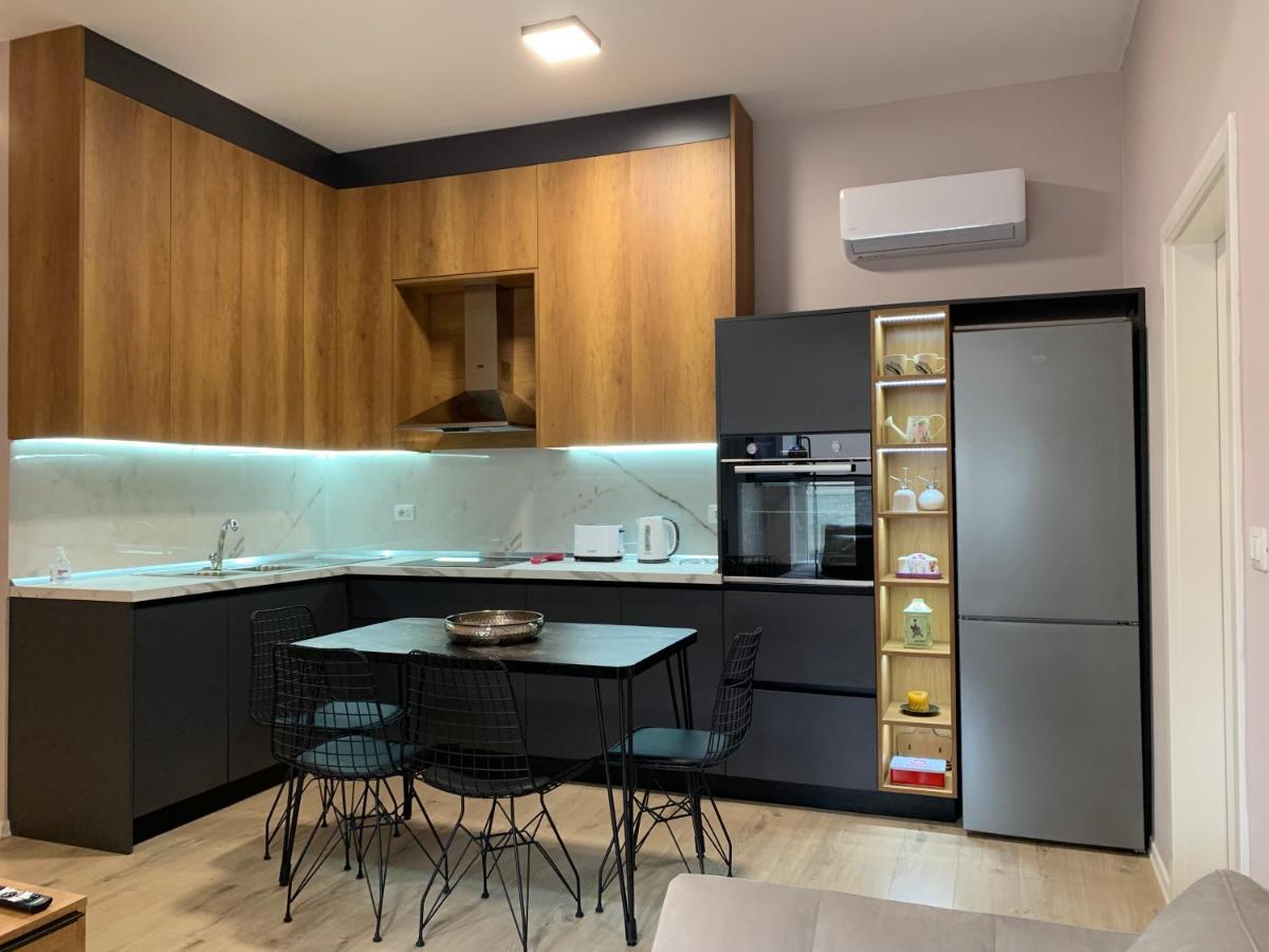 Lovely 1-Bedroom Condo In Tirana Wifi-Netflix-Ac Ngoại thất bức ảnh